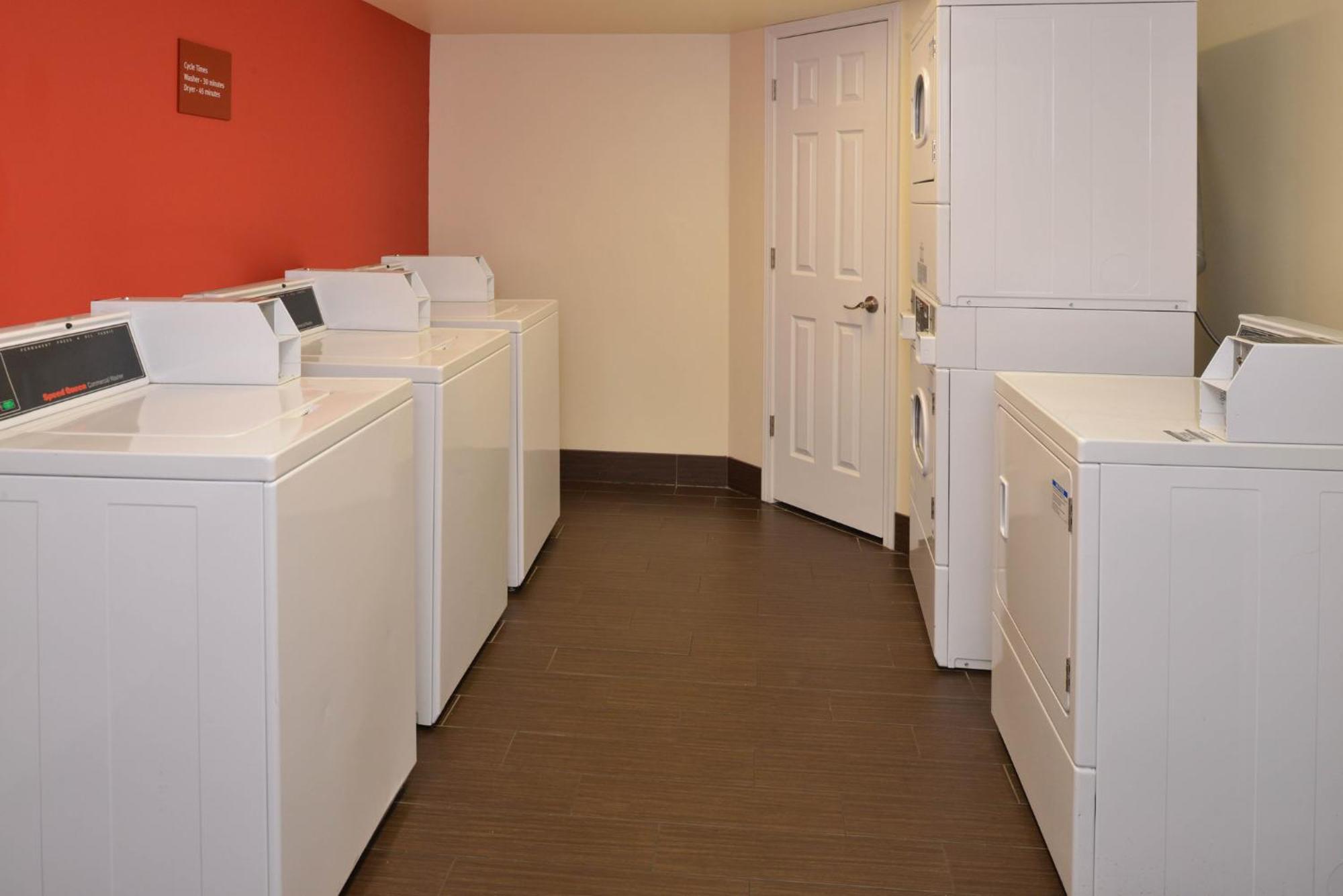 Candlewood Suites St Louis St Charles By Ihg Saint Charles Exterior photo