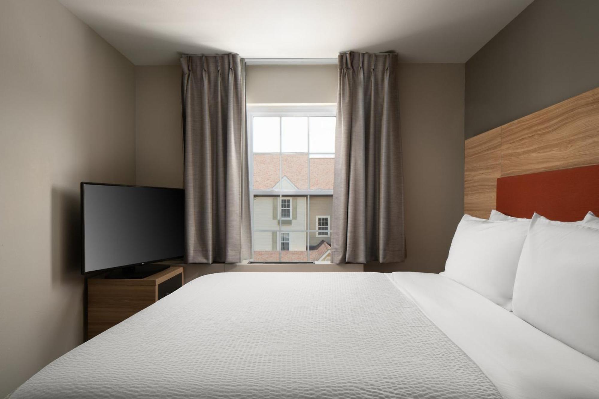Candlewood Suites St Louis St Charles By Ihg Saint Charles Exterior photo